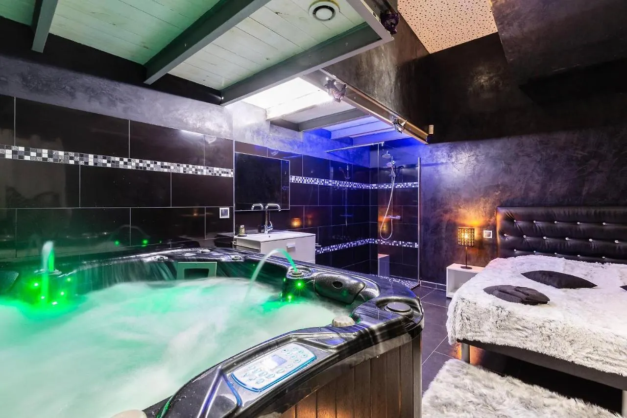 Les Suites Du Vieux-Port Marseille Love hotel
