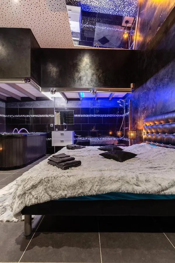 Les Suites Du Vieux-Port Marseille Love hotel
