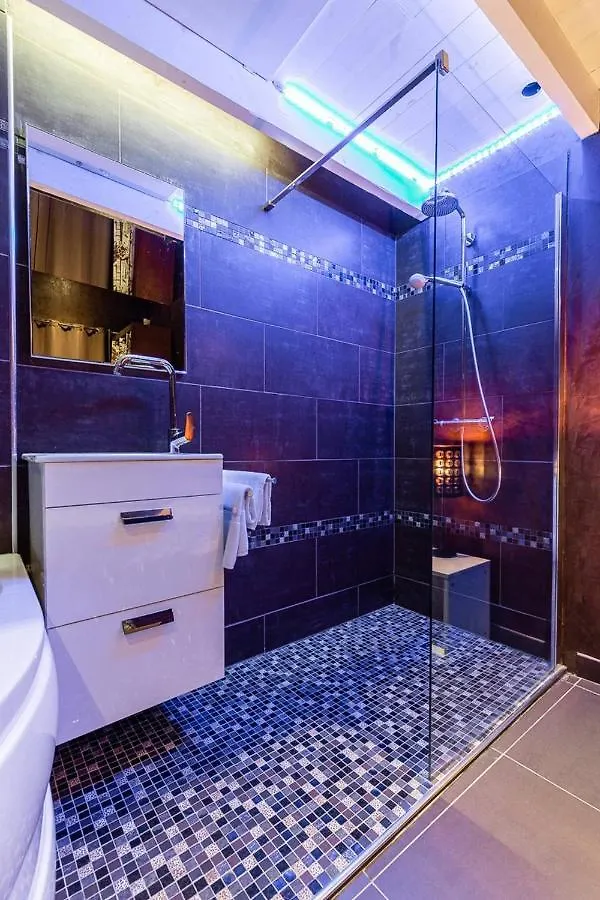 Les Suites Du Vieux-Port Marseille Love hotel